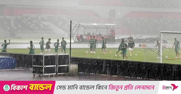 হংকং ম্যাচের অনুশীলনের প্রথম সেশনেই বৃষ্টির বাগড়া