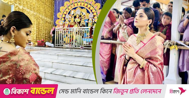 অষ্টমীতে পূজামণ্ডপে পূজা চেরি
