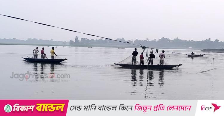 কাগজে-কলমে উৎপাদন বাড়লেও হাওরে মিলছে না মাছ