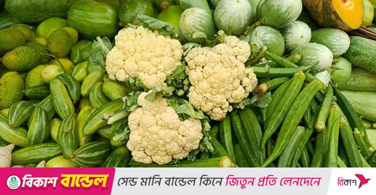 বৃষ্টির কারণে সবজির দাম কিছুটা বাড়তি