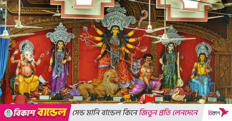 মহানবমী আজ, দেবীর বিদায়ঘণ্টা শুরু
