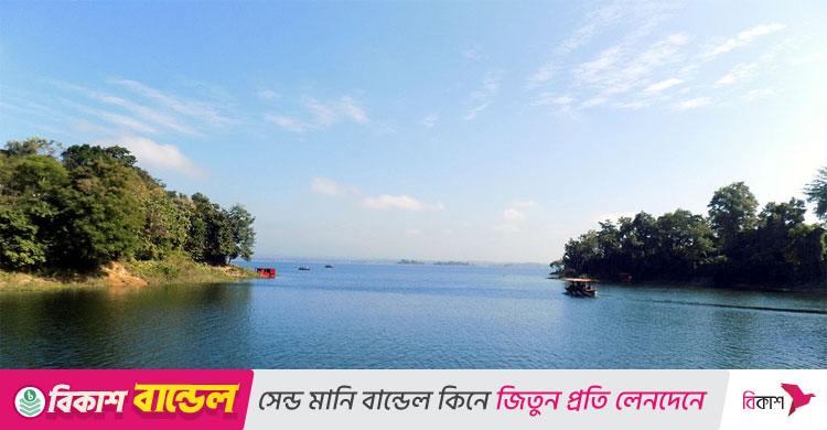 কাপ্তাই হ্রদে নৌকাডুবে শিশুসহ নিহত ৩