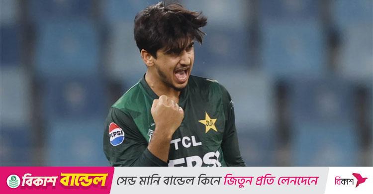 এশিয়া কাপে চার শূন্য’র পরও র‌্যাংকিংয়ে শীর্ষে সাইম আইয়ুব