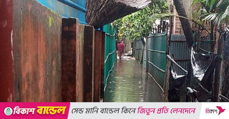বৈরী আবহাওয়ায় দুদিন সেন্টমার্টিনে নৌযান চলাচল বন্ধ