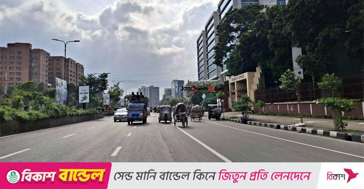 টানা ছুটিতে আজও ফাঁকা ঢাকা