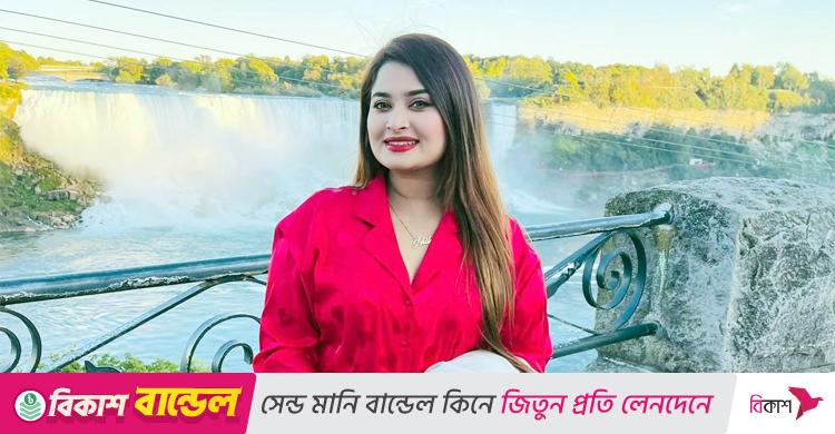 দেশে সিনেমা মুক্তি, কানাডায় ঘুরছেন শিরিন শিলা