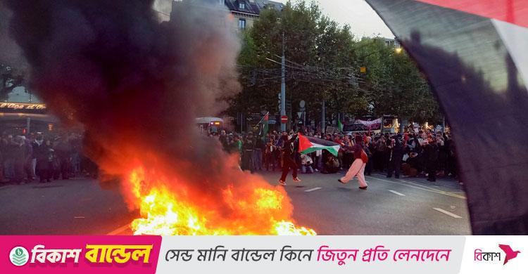 গাজাগামী নৌবহরে ইসরায়েলি বাধার প্রতিবাদে ইউরোপে সড়ক অবরোধ-ভাঙচুর