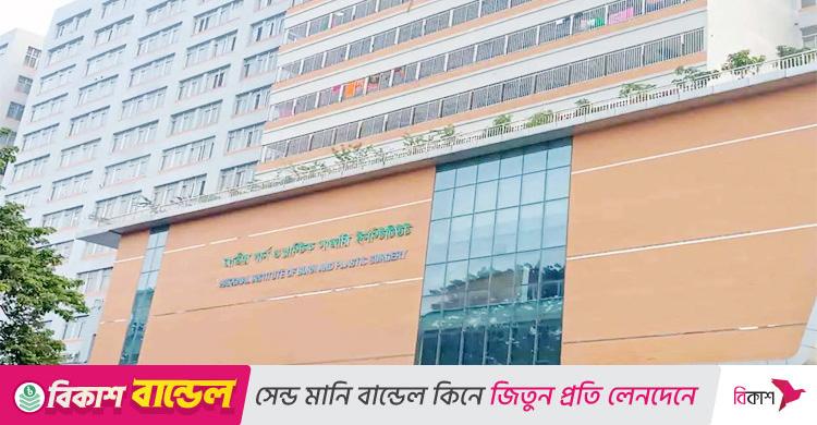 জমি নিয়ে বিরোধ, পেট্রোল ঢেলে বৃদ্ধকে পুড়িয়ে হত্যাচেষ্টা