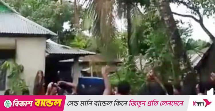 নারিকেল পাড়তে উঠে গাছেই প্রাণ গেলো কিশোরের