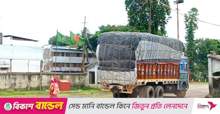পূজার ছুটি শেষে হিলি স্থলবন্দর দিয়ে আমদানি-রফতানি শুরু
