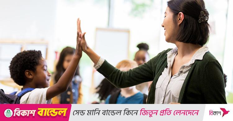 নব্বই দশক-আধুনিক ক্লাসরুম, শিক্ষকের গুরুত্ব অম্লান