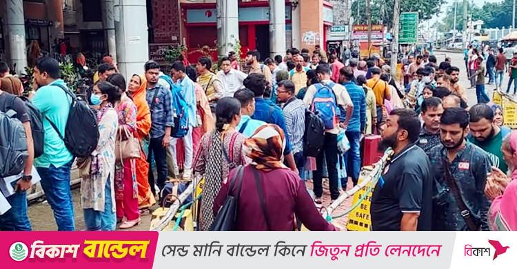 বেনাপোল / ভারত ভ্রমণে নতুন নিয়ম, ২০ শতাংশে নেমেছে যাতায়াত