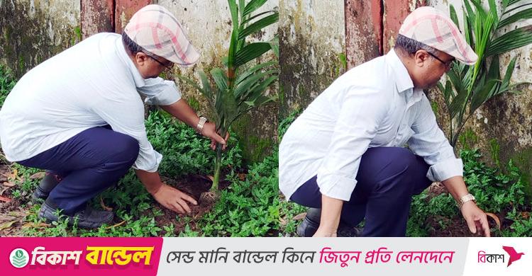 পেশা শিক্ষকতা, নেশা বৃক্ষরোপণ-মানবসেবা