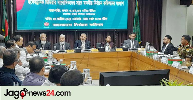 এআইয়ের অপপ্রয়োগ এখন বৈশ্বিক সমস্যা: ইসি সানাউল্লাহ