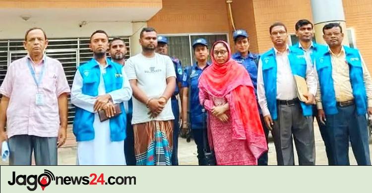 ঘুস নেওয়ার অভিযোগে রাজস্ব কর্মকর্তা শামীমাসহ গ্রেফতার ২