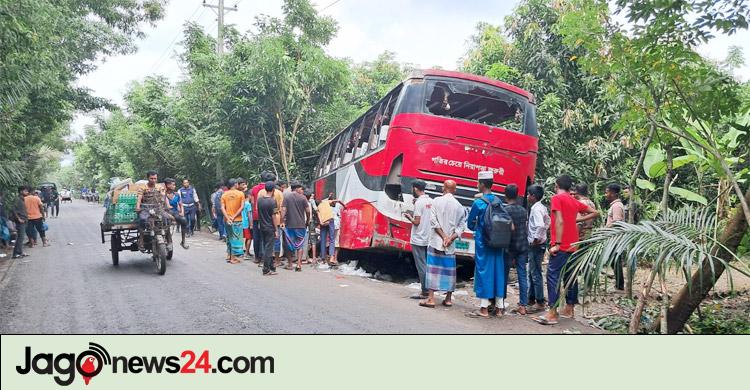 বাগেরহাটে বাসচাপায় শিক্ষক নিহত