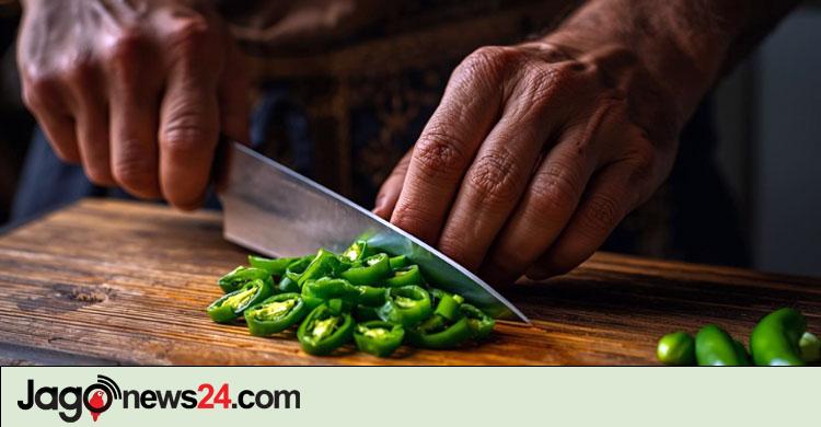 কাঁচামরিচ কাটলে হাত জ্বলে, কমানোর উপায় জানুন