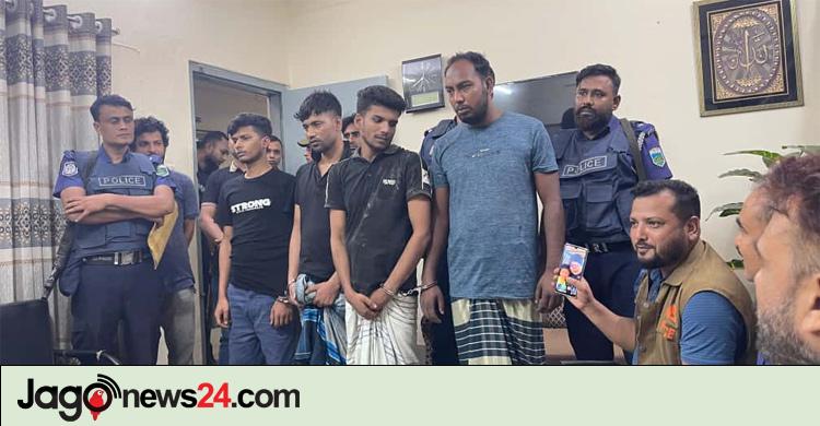 নাটোরে ইমো হ্যাক করে প্রতারণা, ১২ জন আটক