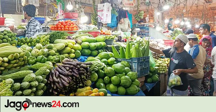 কাঁচা মরিচের দাম কমেছে, বেড়েছে ডালের