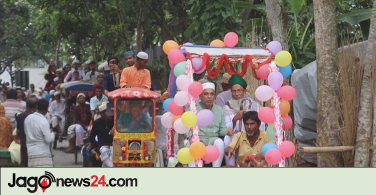 পাবনায় ঘোড়ার গাড়িতে ইমামের রাজকীয় বিদায়