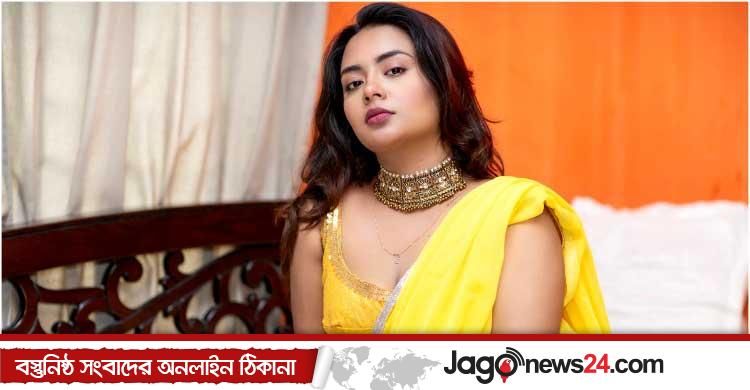 স্বামীর নির্যাতনের শিকার অভিনেত্রী লাইভে এসে বলেন, ‘আমাকে বাঁচান’