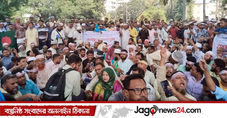 শিক্ষকদের উপস্থিতি বাড়ছে, চলছে লং মার্চ টু সচিবালয়ের প্রস্তুতি