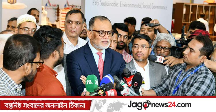 সরকার ভোজ্যতেলের দাম বাড়ায়নি: বাণিজ্য উপদেষ্টা