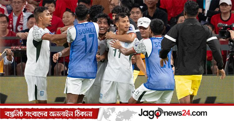 ১০ জনের হংকংয়ের সঙ্গে ড্র করলো বাংলাদেশ