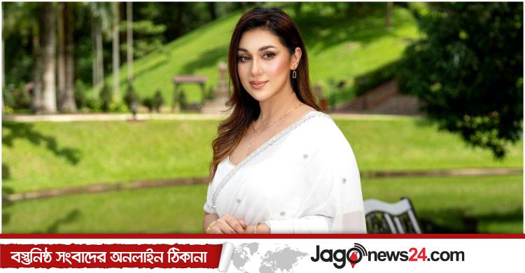 যে ভালোবাসায় মুগ্ধ অপু বিশ্বাস