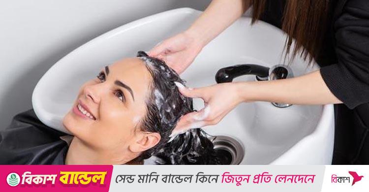 পার্লারে চুল ধুতে গিয়ে হতে পারে স্ট্রোক