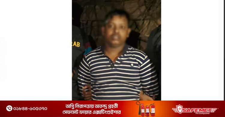 হাদিকে গুলি: এবার ফয়সালের ঘনিষ্ঠ সহযোগী কবির গ্রেফতার হাদিকে গুলি: এবার ফয়সালের ঘনিষ্ঠ সহযোগী কবির গ্রেফতার