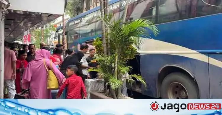 এক সপ্তাহেও কাটেনি সংকট, কলকাতায় হোটেল না পেয়ে দিশাহারা বাংলাদেশিরা